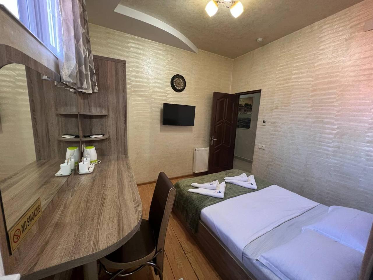 Hotel Old Star باتومي المظهر الخارجي الصورة