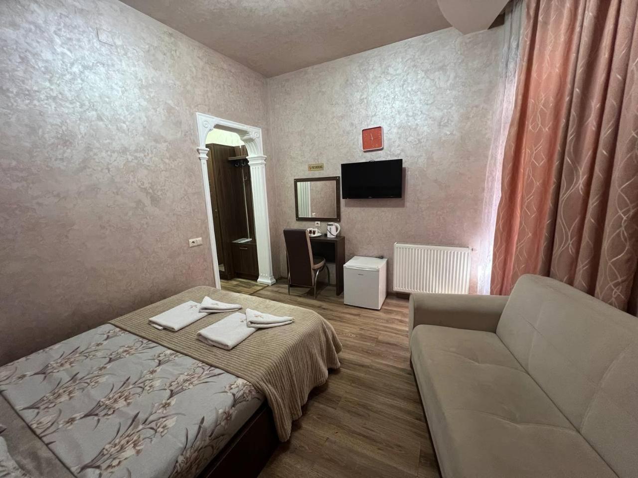 Hotel Old Star باتومي المظهر الخارجي الصورة