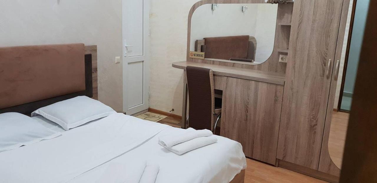 Hotel Old Star باتومي المظهر الخارجي الصورة